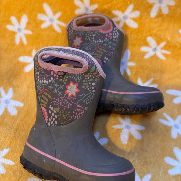 Bogs toddler boots size 8 - Picture 2 of 6